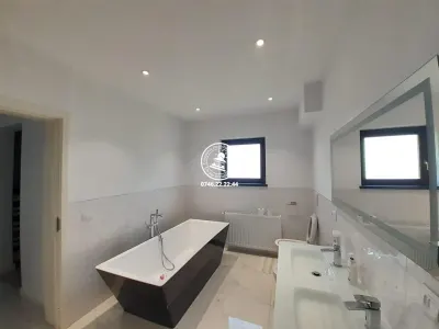 Vila moderna si spatioasa in Letcani - foto 11