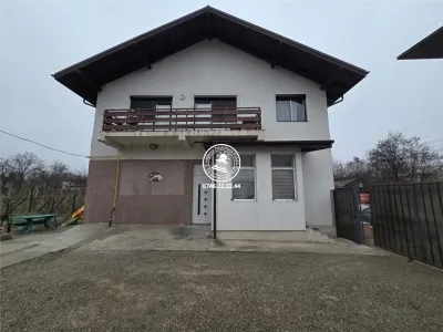 Vila  de vanzare  Lunca Cetatuii, - Iasi