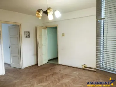 Decomandat, Centru Civic - Brasov