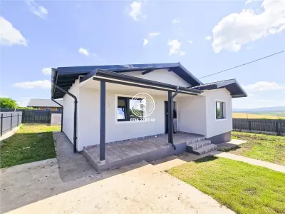 Casa cu 3 camere, 400mp, de vanzare in Miroslava-Ciurbesti - foto 2