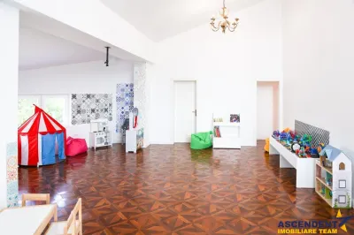 Vila/ Pensiune/ Cladire evenimente - foto 11