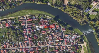 Teren de casa pe malul Crisului –  300 mp cu fundatie existenta - foto 3