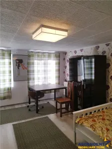 Casa cu doua apartamente in pitorescul areal al Cetatii Medievale - Scheii Brasovului - foto 5