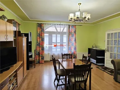 Casa spatioasa P+M cu spatiu comercial – Rogerius, zona Stadionului - foto 6