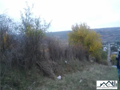 TEREN INTRAVILAN -de constructii, S=3600 mp, loc. Grivita, 21 000 Euro - foto 2
