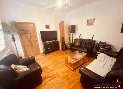 Apartament la casa, cu spatiu de depozitare, Centrul Istoric, Brasov - Brasov