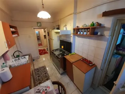 Apartament in vila, Ultracentral, cu loc parcare - foto 4