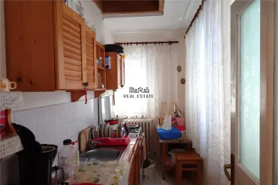 Gospodarie cu teren generos si constructii solide intr-o zona linistita - foto 10