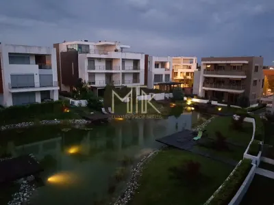 VILA DE LUX 8 camere, acces la lac privat | BANEASA - foto 14