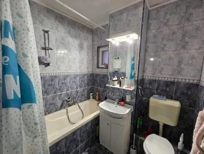 Apartament 3 camere decomandat, Racadau etaj intermediar - foto 8