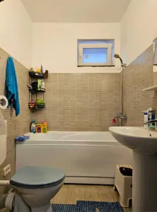 Apartament 3 camere decomandat, cu curte proprie Tractorul - foto 6