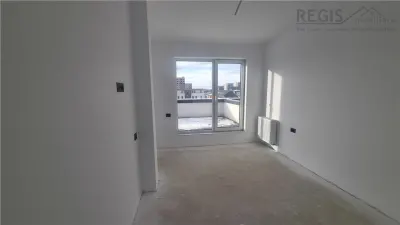 Penthouse de 2.5 camere zona Tractorul - foto 6