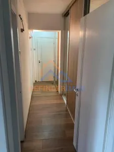 Apartament de vanzare cu 3 camere, zona Titan - Piata Minis - foto 4