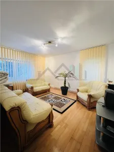 Apartament 2 camere decomandat bloc vila Racadau - foto 5
