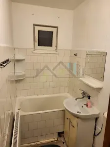 Apartament 2 camere cu balcon etaj intermediar zona Vlahuta - foto 8