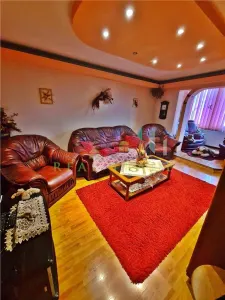 Apartament 3 camere decomandat, 2 bai, Carpatilor - Brasov