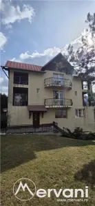 Vila de vânzare cu 8 camere și garaj in Busteni - Busteni