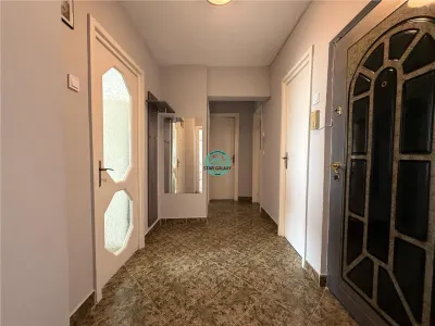 Apartament cu 2 camere de vanzare, decomandat, in Tudor str. Infratirii - foto 8