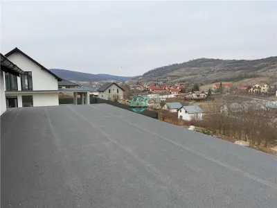 Vand casa cu 4 camere, 2 bai, suprafata utila 140 si teren 500 mp - foto 11