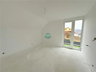Vand casa cu 4 camere, 2 bai, suprafata utila 140 si teren 500 mp - foto 18