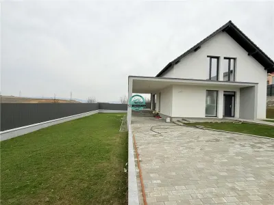Vand casa cu 4 camere, 2 bai, suprafata utila 140 si teren 500 mp - foto 7