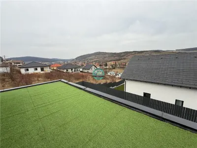 Vand casa cu 4 camere, 2 bai, suprafata utila 140 si teren 500 mp - foto 10