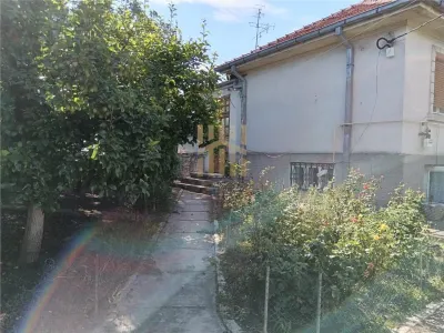 DE VANZARE VILA, CENTRAL, BRLAD - foto 5