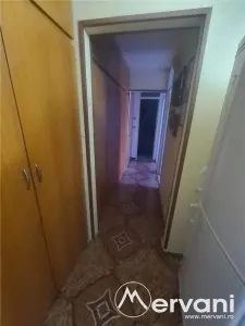 Apartament cu 3 camere de vanzare in Campina - Zona Centrala - foto 5