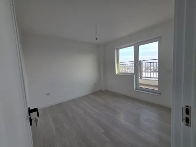 Apartament 3 camere - Etaj 3, 2bai - Str. Soarelui, Păcurari - foto 3