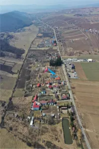 Micro-ferma cu 6500 mp teren si hala la 15 min de Bacau. - foto 4
