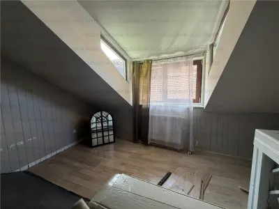 Spațiu comercial de închiriat – Centru Istoric :Strada Sfântu Ioan, intrare din strada Republicii - foto 2