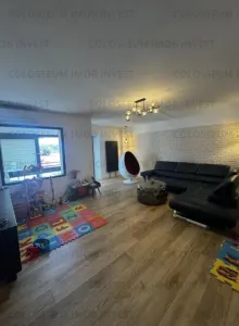 Apartament 4 camere, decomandat - zona Centru Civic - foto 2