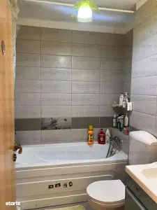 Apartament 2 camere, decomandat - zona Tractorul - foto 13