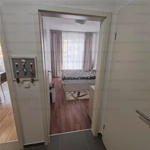Apartament cu 2 camere, decomandat - zona Tractorul - foto 6