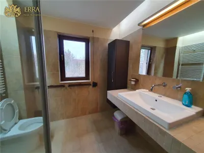 Vila cu piscina, 4 locuri parcare, 860mp teren. Iancu Nicolae - foto 12