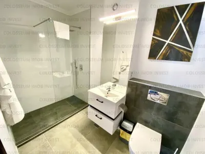 Apartament cu 3 camere, decomandat - zona Sanpetru - foto 4