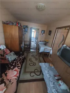 Apartament cu 2 camere, nedecomandat - zona Florilor - foto 3