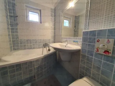 Apartament cu 3 camere, decomandat - zona Poiana Brasov - foto 8