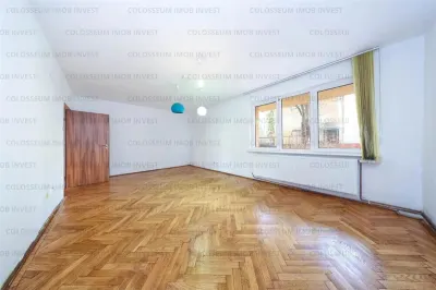 Apartament cu 3 camere, decomandat - Bulevardul Grivitei - Brasov