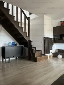 Apartament cu 4 camere, decomandat - zona Tractorul - foto 2