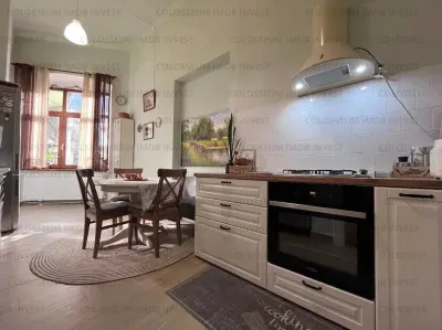 Apartament cu 3 camere,semidecomandat - zona Centru Istoric - foto 2