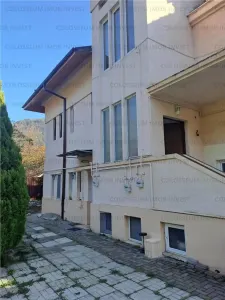 Apartament cu 3 camere, in vila -zona Schei - foto 8
