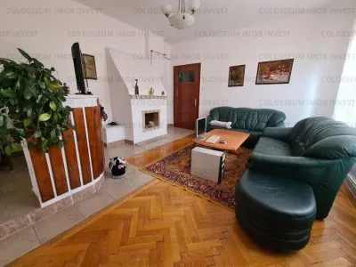 Apartament cu 4 camere - zona Centru Istoric - Brasov