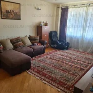 Apartament cu 3 camere, 2 bai, decomandat-Zona Astra - Brasov
