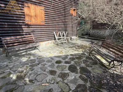 Cabana Vanatorului, sursa de apa, lemne, parau pe proprietate, fantana - foto 14