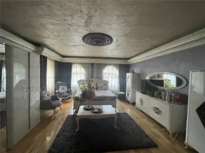 Casa deosebita, spatioasa, cu teren - Codlea, jud. Brasov - foto 10