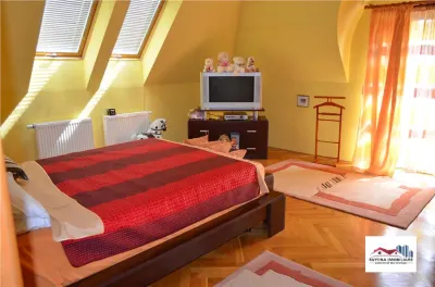 Casa Superba de Vanzare Mobilata Lux in Sangeorgiu de Mures - foto 5