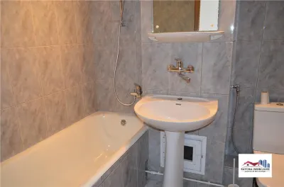Apartament cu 3 Camere de Inchiriat in Zona Semicentrala - foto 8