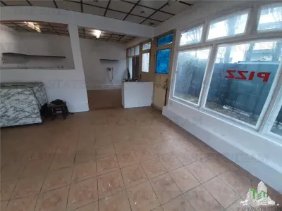 Spatiu comercial Sebastian - Dunavat  cu teren si  ,posibilitate  garare 2   masini  liber - foto 10