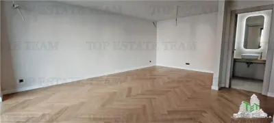 Apartament de 4 camere, cu finisaje premium, 160mp, 2bai, 2 bucatarii, toate utilitatile, piscina, complex rezidential securizat, zona Padurea Baneasa - foto 17